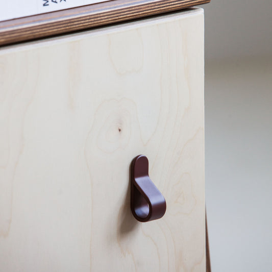 Belt knob red