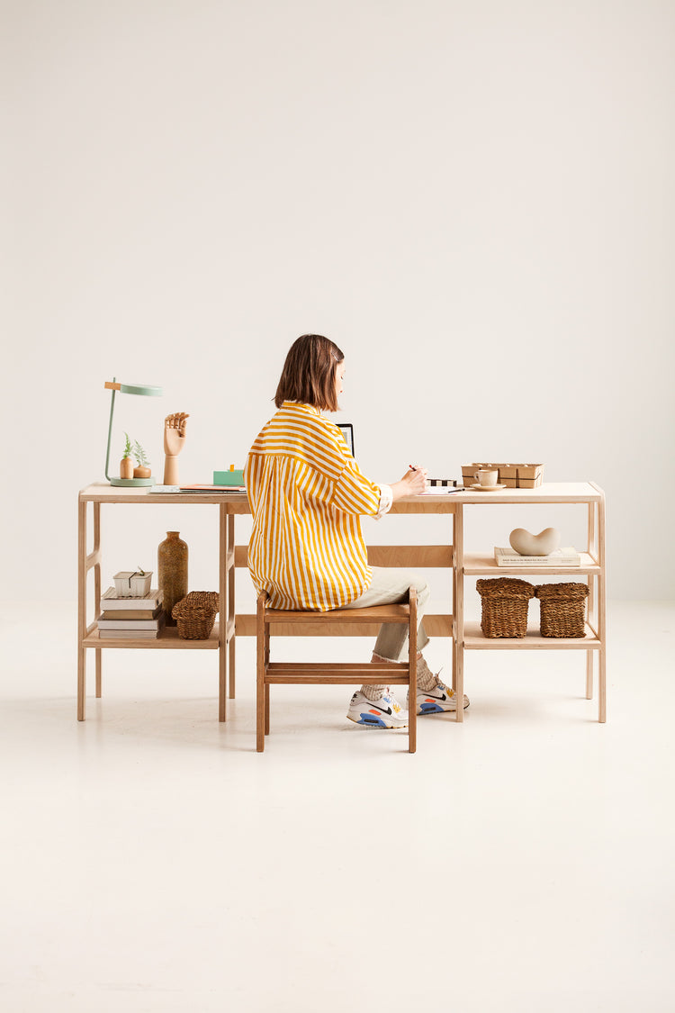 Desk 49 W180 with 3 shelves