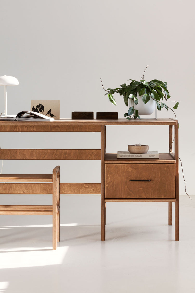 detail-wooden-walut-desk-handmade-in-mid-century-style