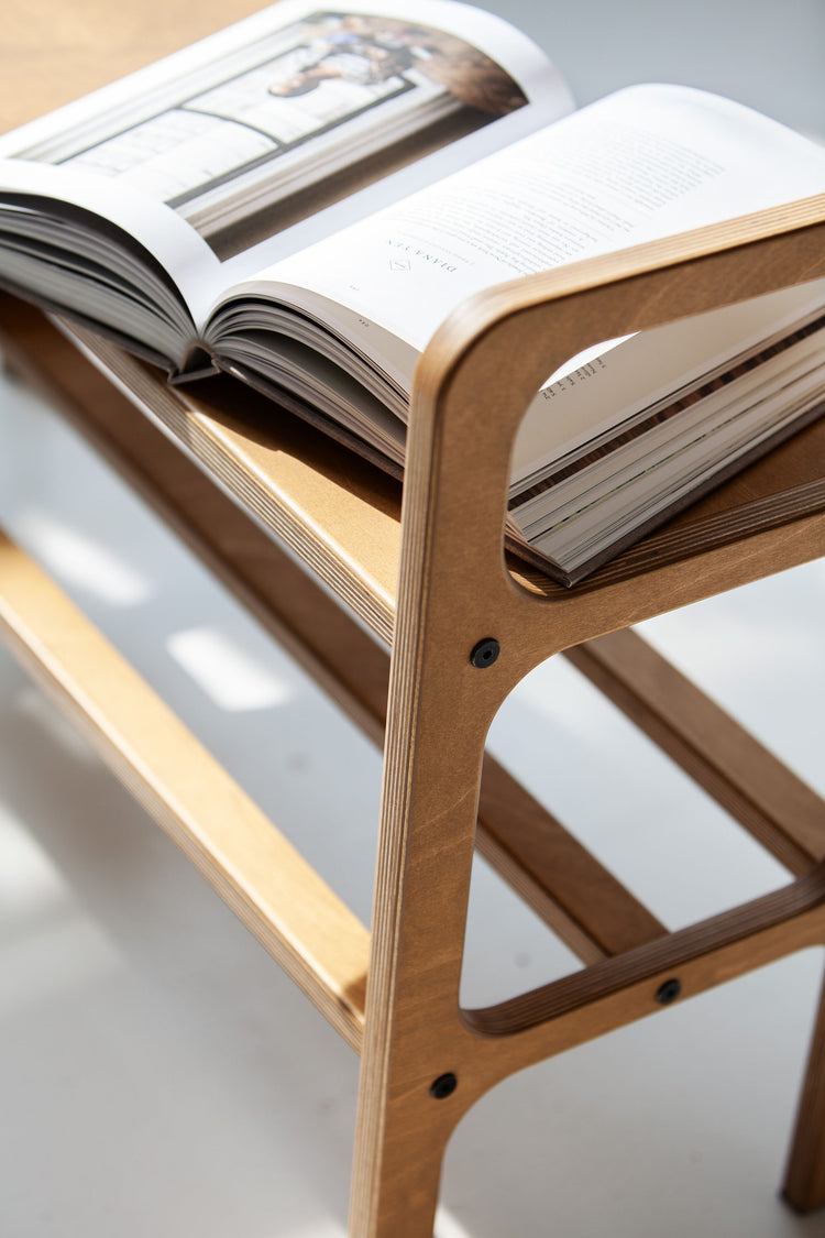 Bench with straight legs