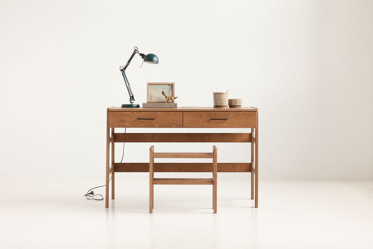 Desk 49 with drawers