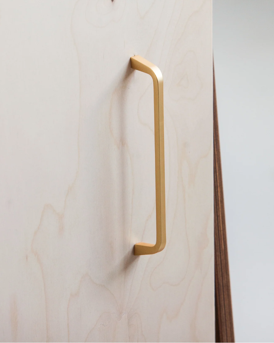 Este brushed gold