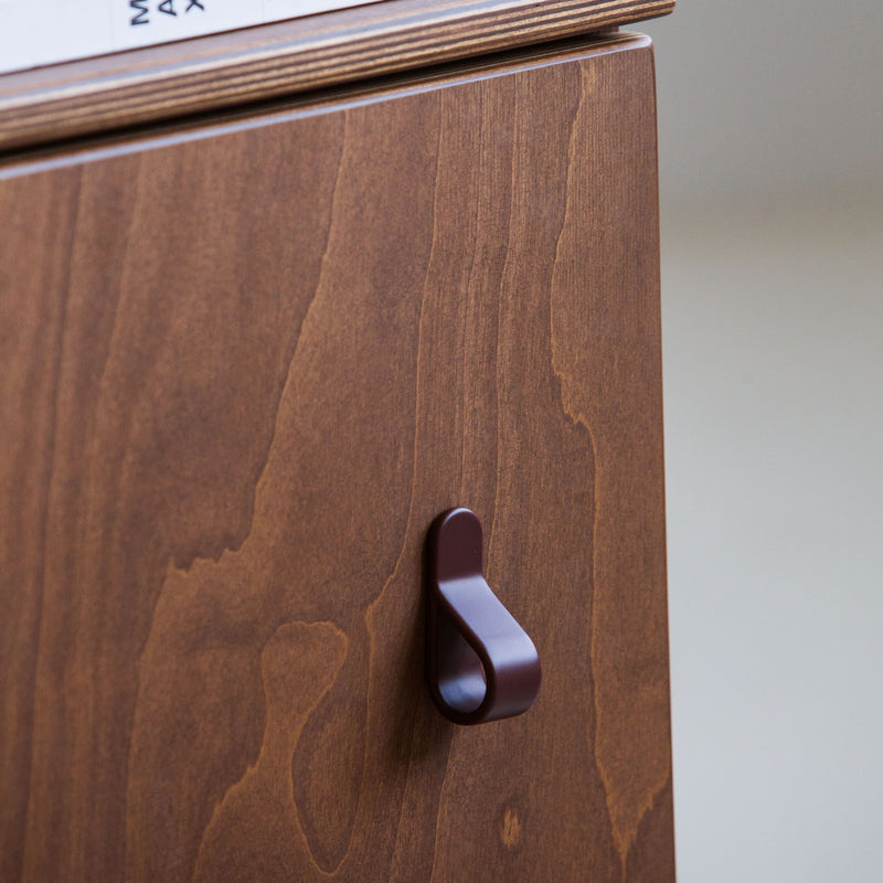 Belt knob red