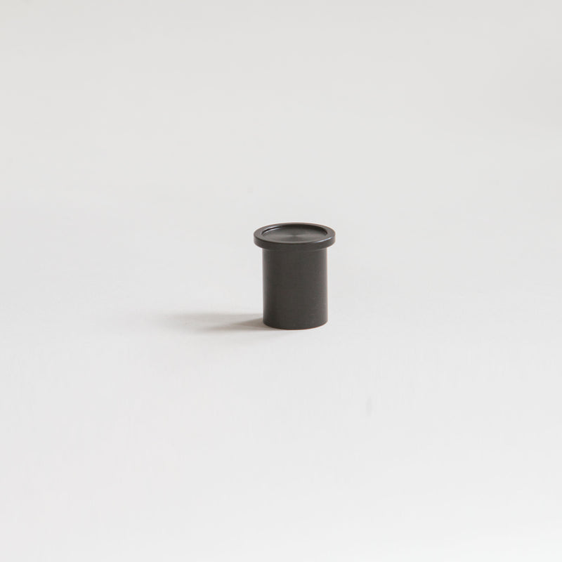 Round black