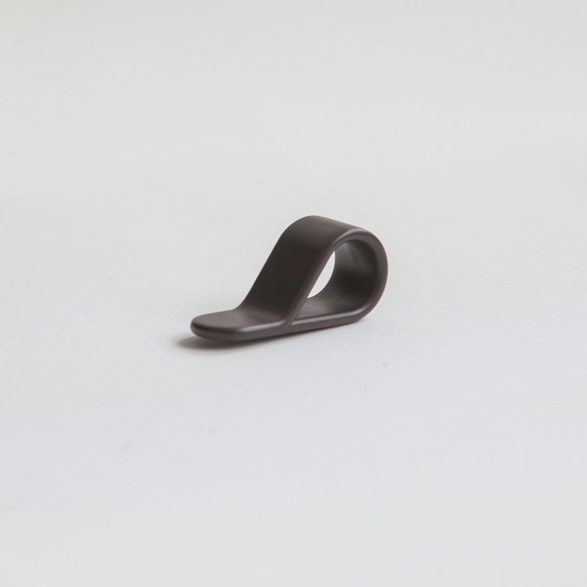 Belt knob brown, in birch plywood