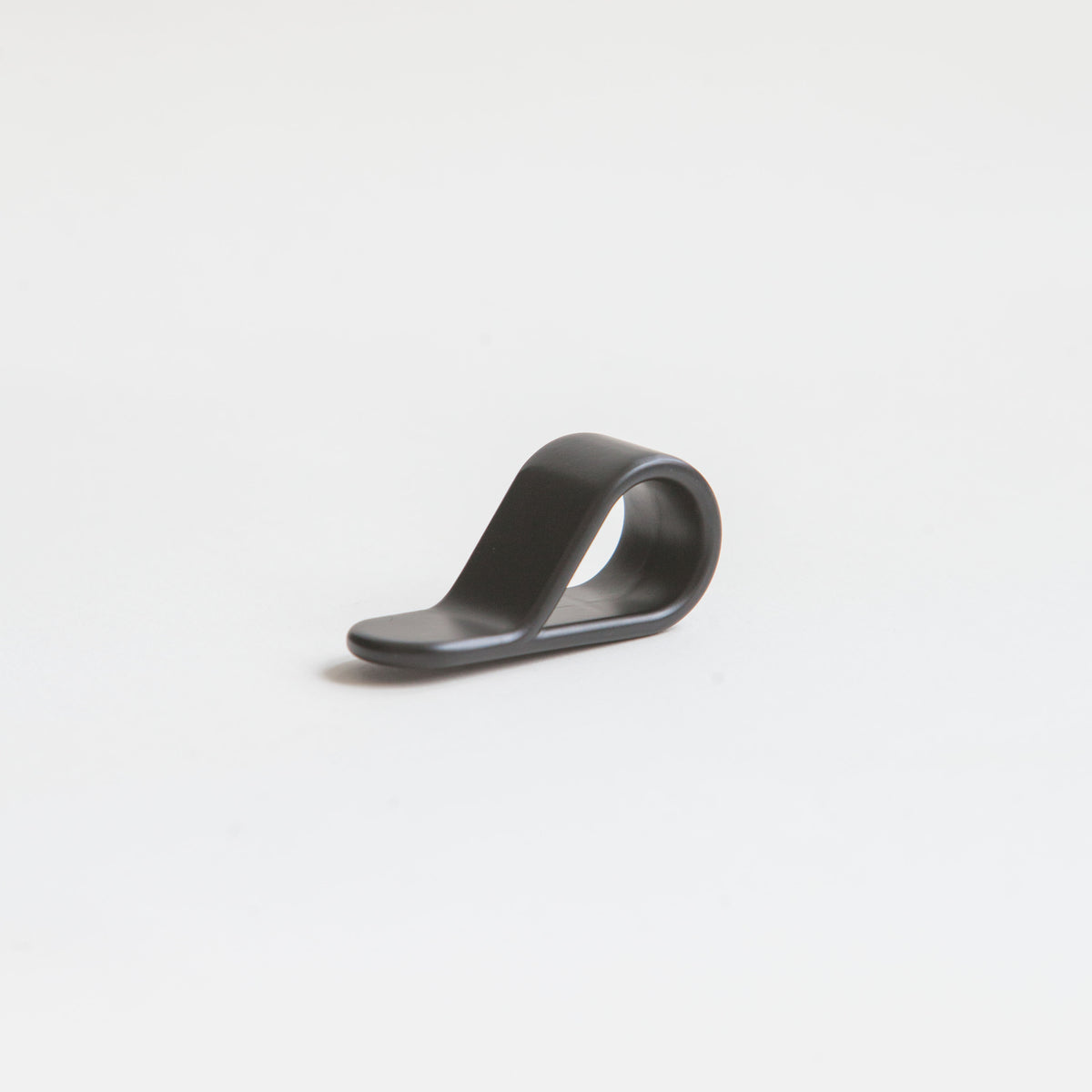 Belt knob black, in birch plywood