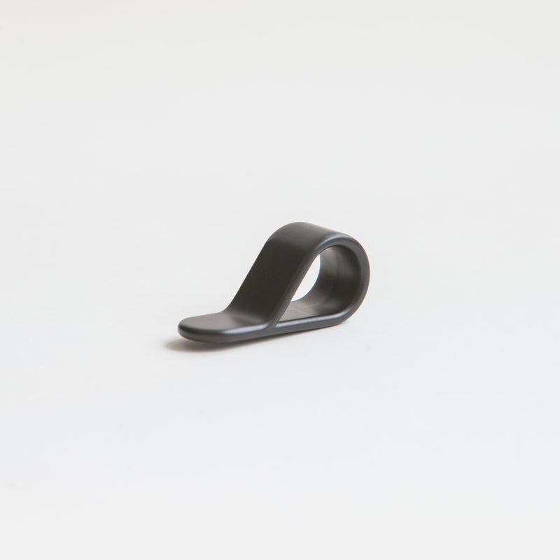 Belt knob black, in birch plywood
