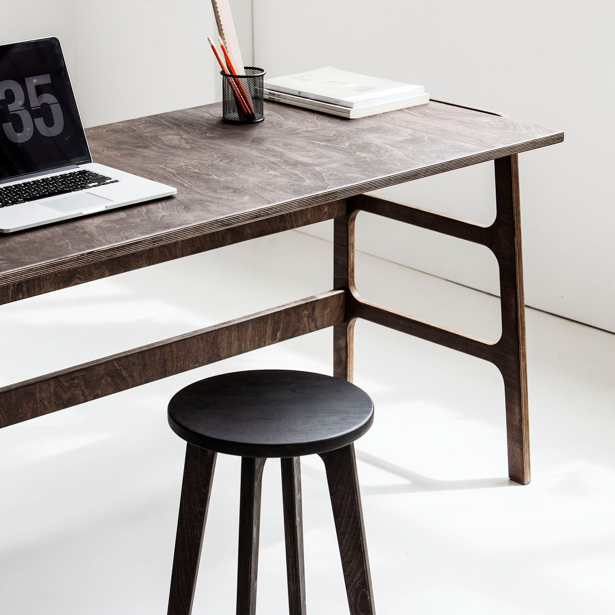 Desk 65 W180
