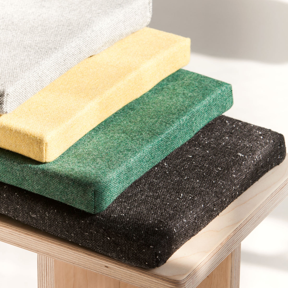 Bench Nokori with cushion