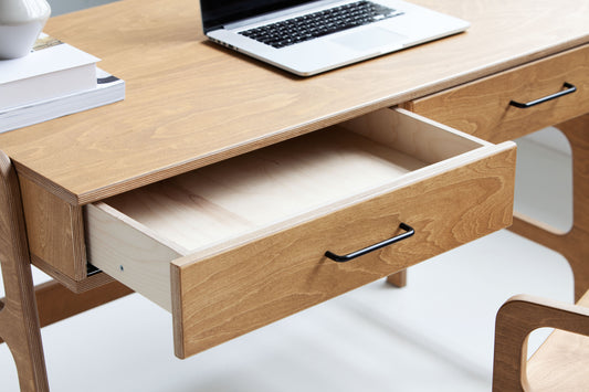Desk 65 with drawers