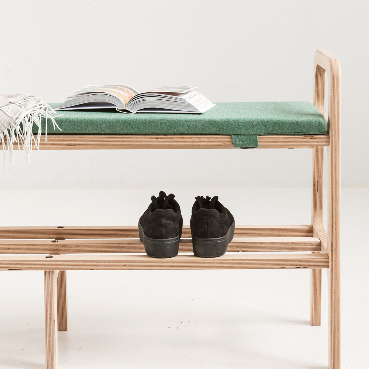 Long Entryway Bench with Cushion · 120–150 cm