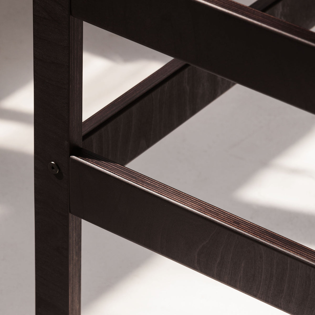 L-shape-mid-century-modern-desk-in-daylight