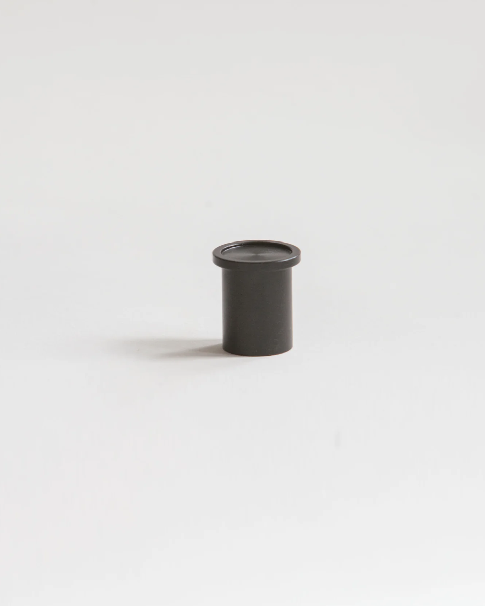 Round black