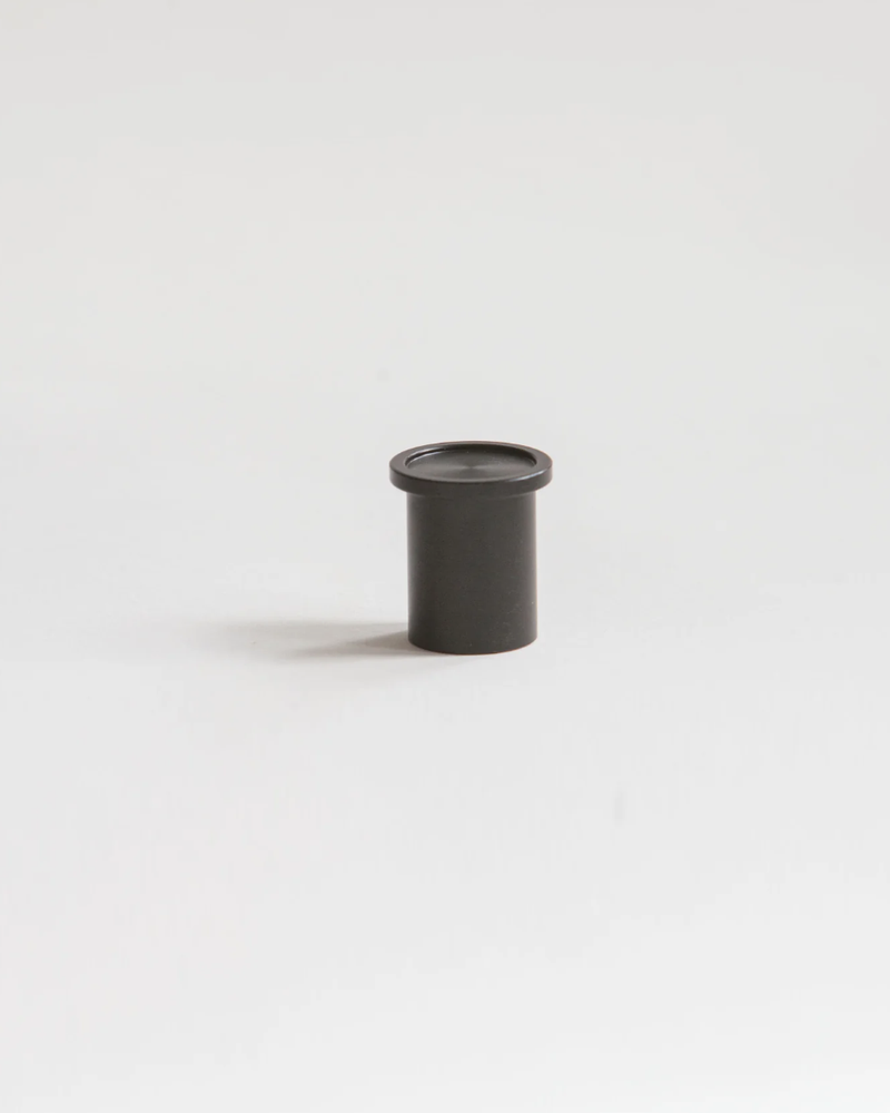 Round black