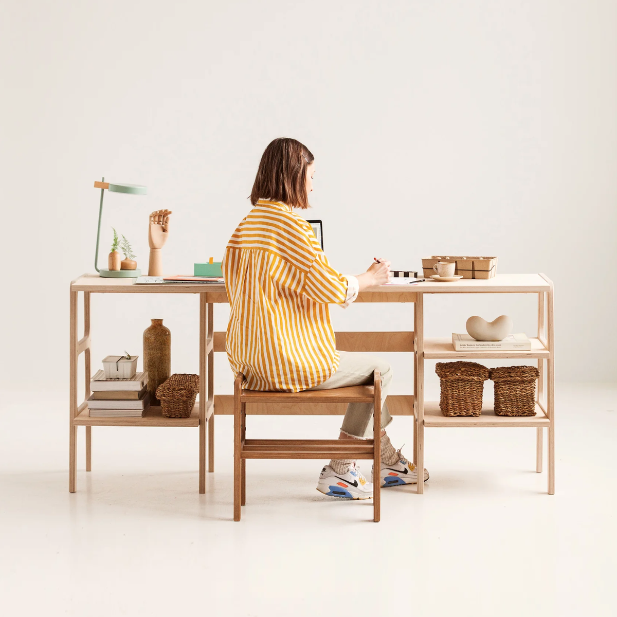 Scrivania · 180 cm · ripiani
