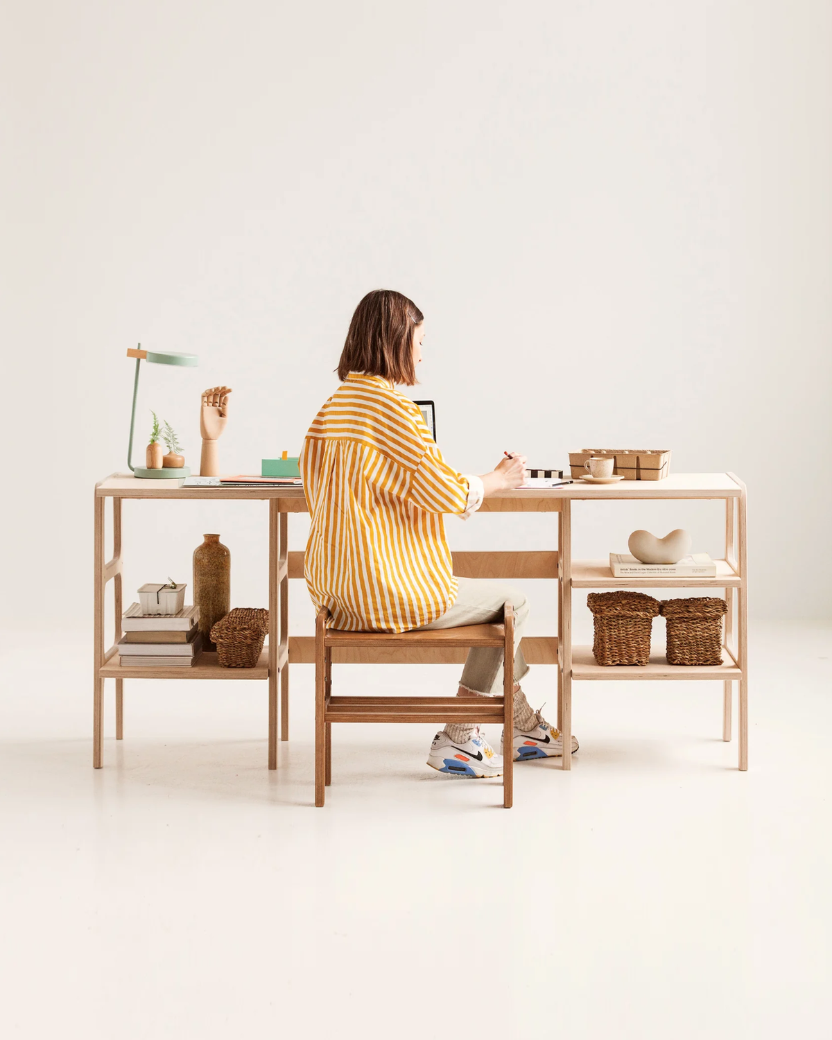 Mid-Century Desk · 180 cm · 3 Shelves