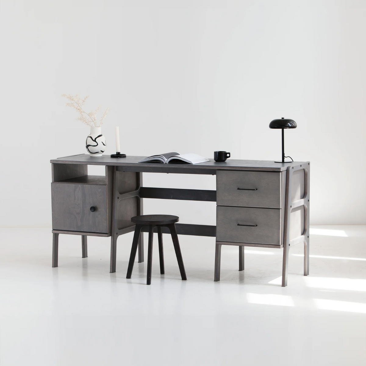 Scrivania · 180 cm · anta + cassetti