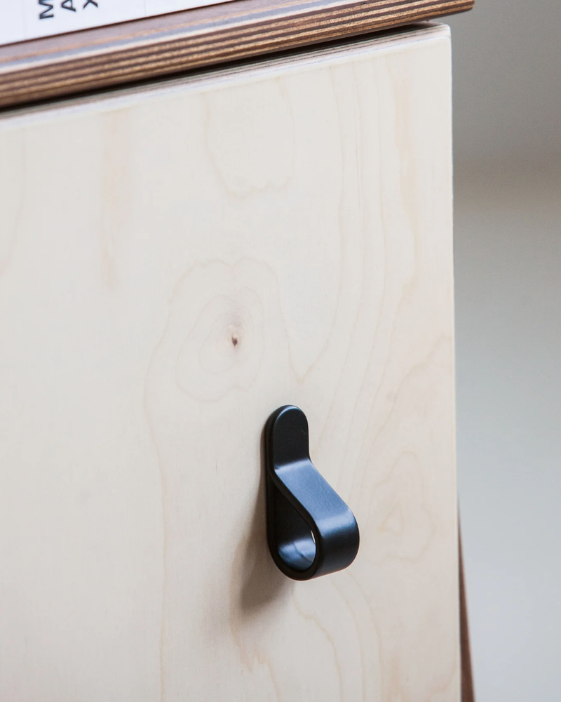 Belt knob black