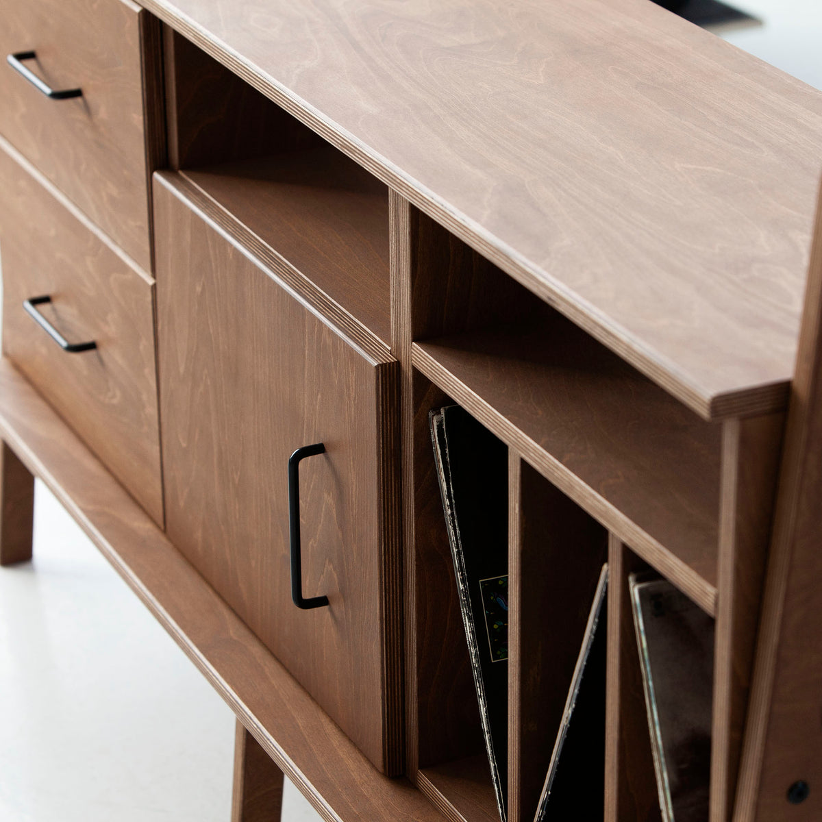closeup-at-mid-century-modern-sideboard
