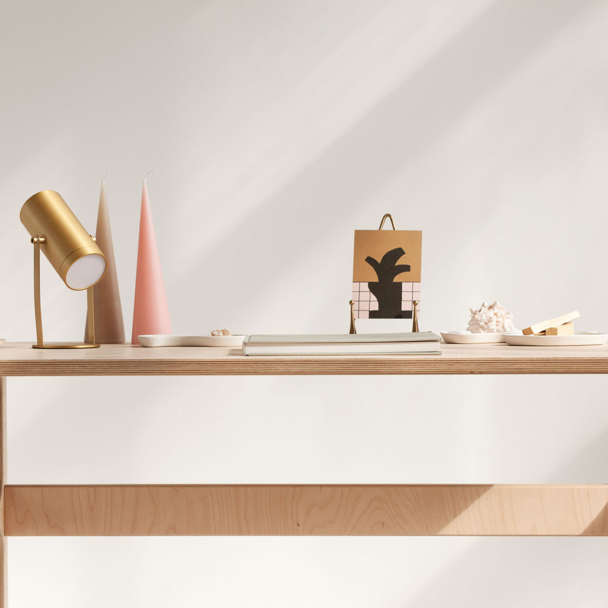 desktop-of-wooden-minimalist-desk-handmade-in-full-sun