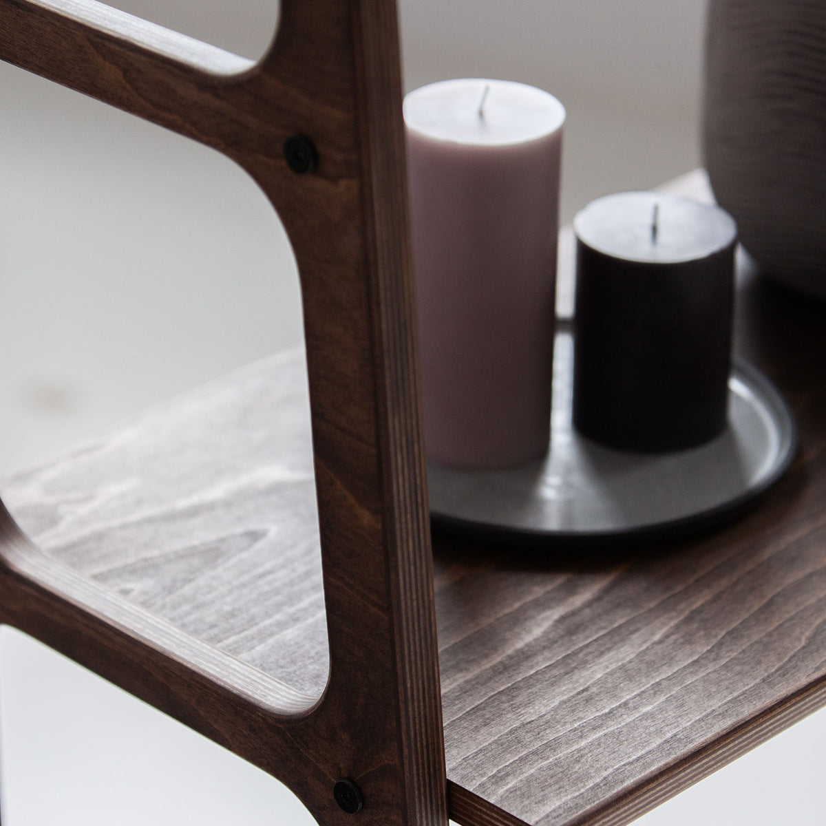 detail-of-mid-century-modern-bookshelf-handmade