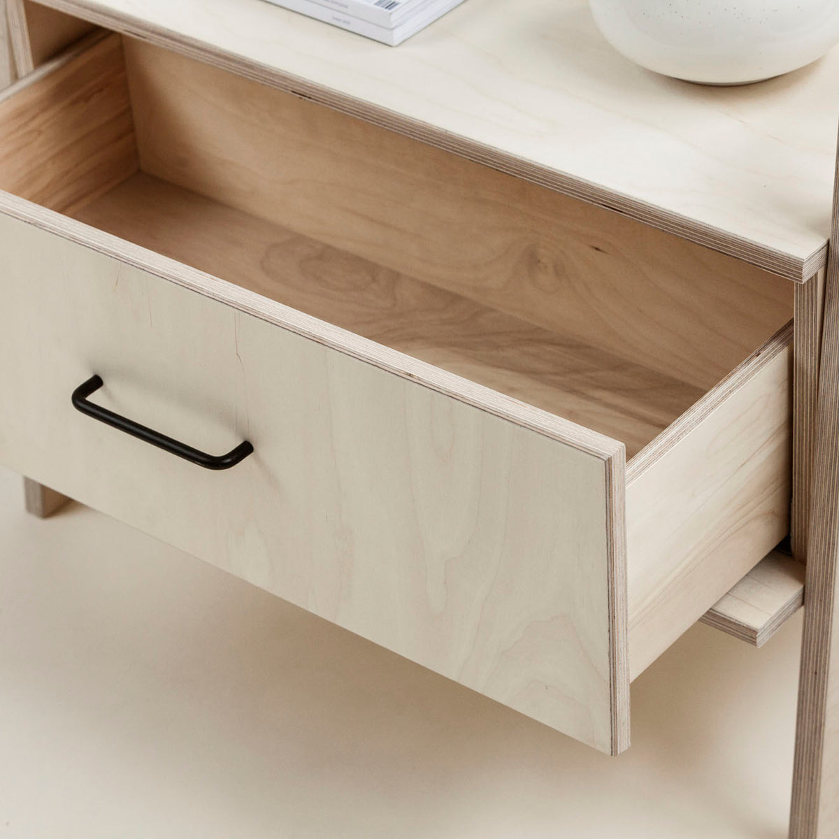 bedsisde-table-mid-century-with-drawer