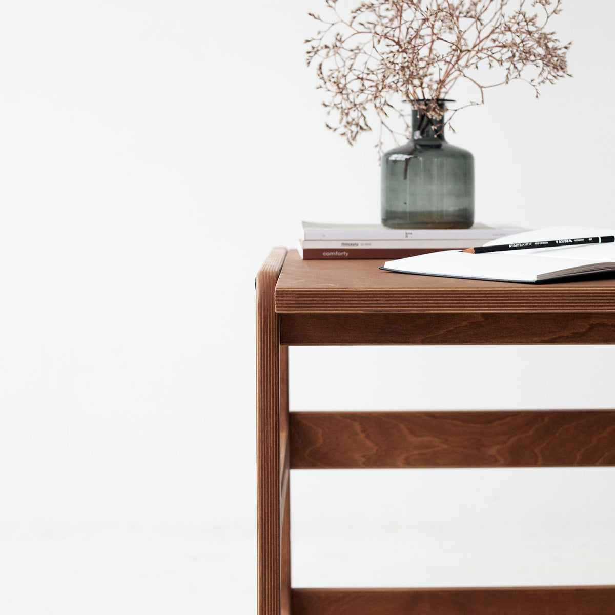 details-of-mid-century-desk