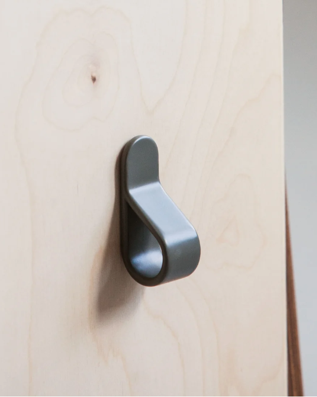Belt knob grey