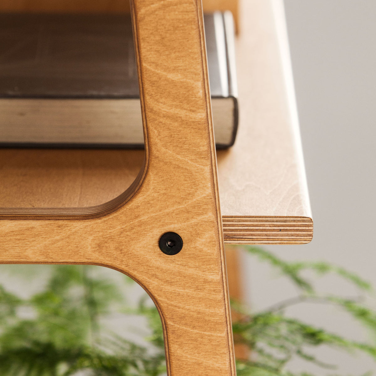 mid-century-modern-bookshelve-inthe-interior