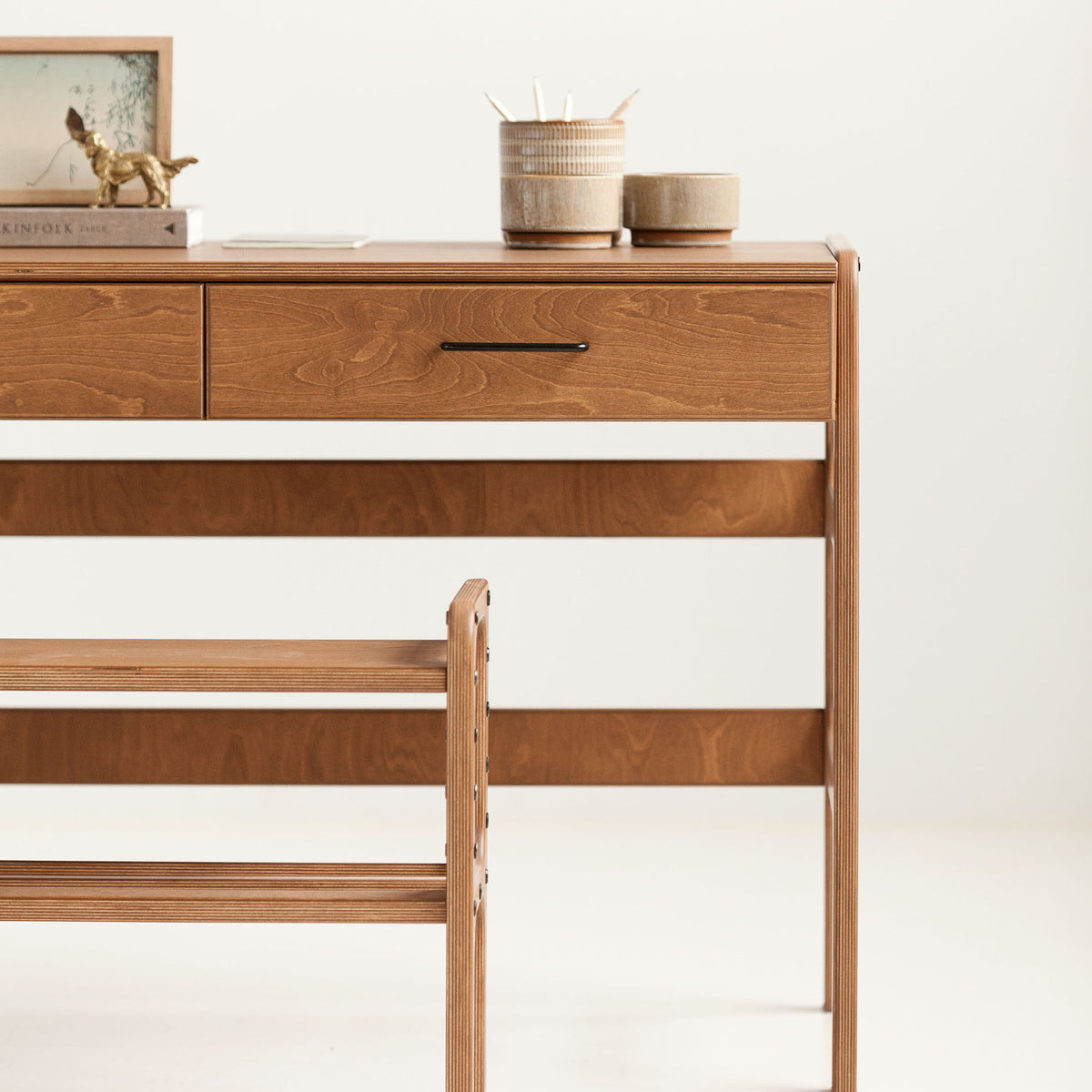 Desk 49 with drawers