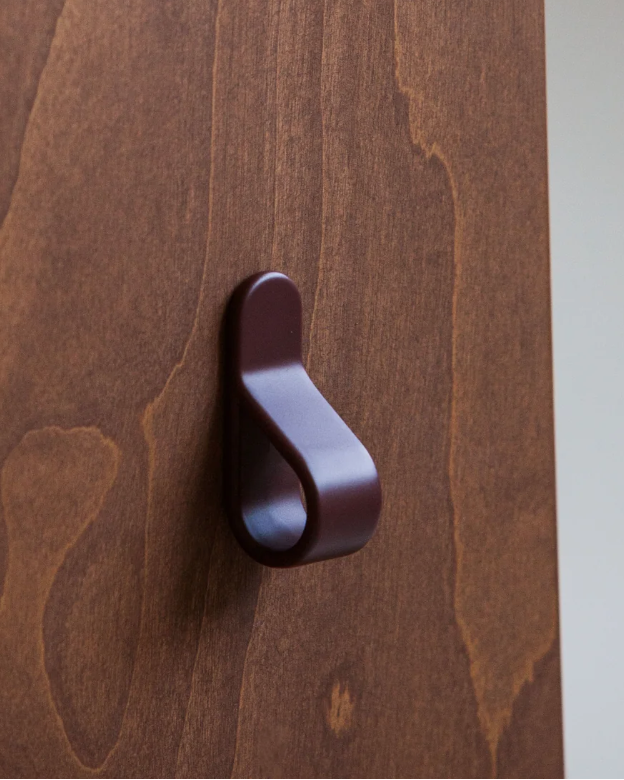 Belt knob red