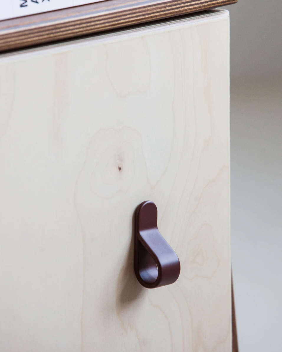 Belt knob red