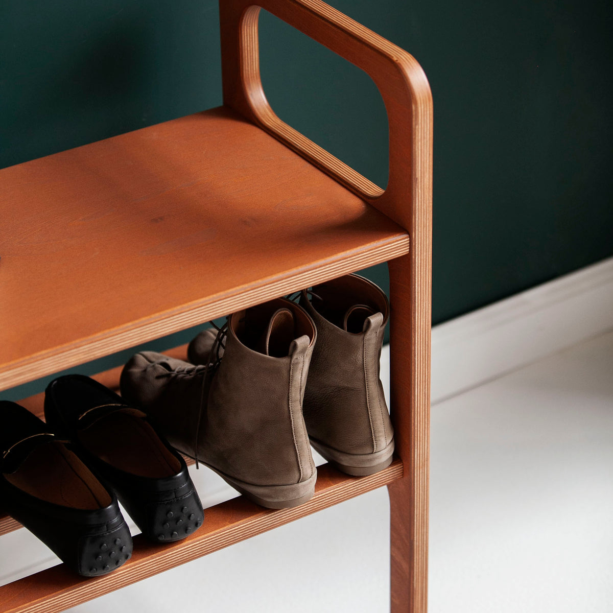 Bench with straight legs