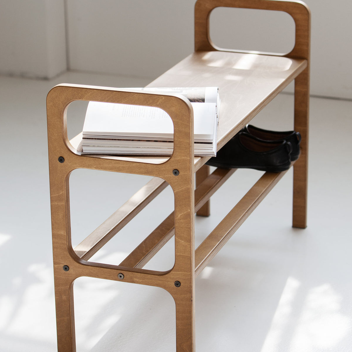 Bench with straight legs