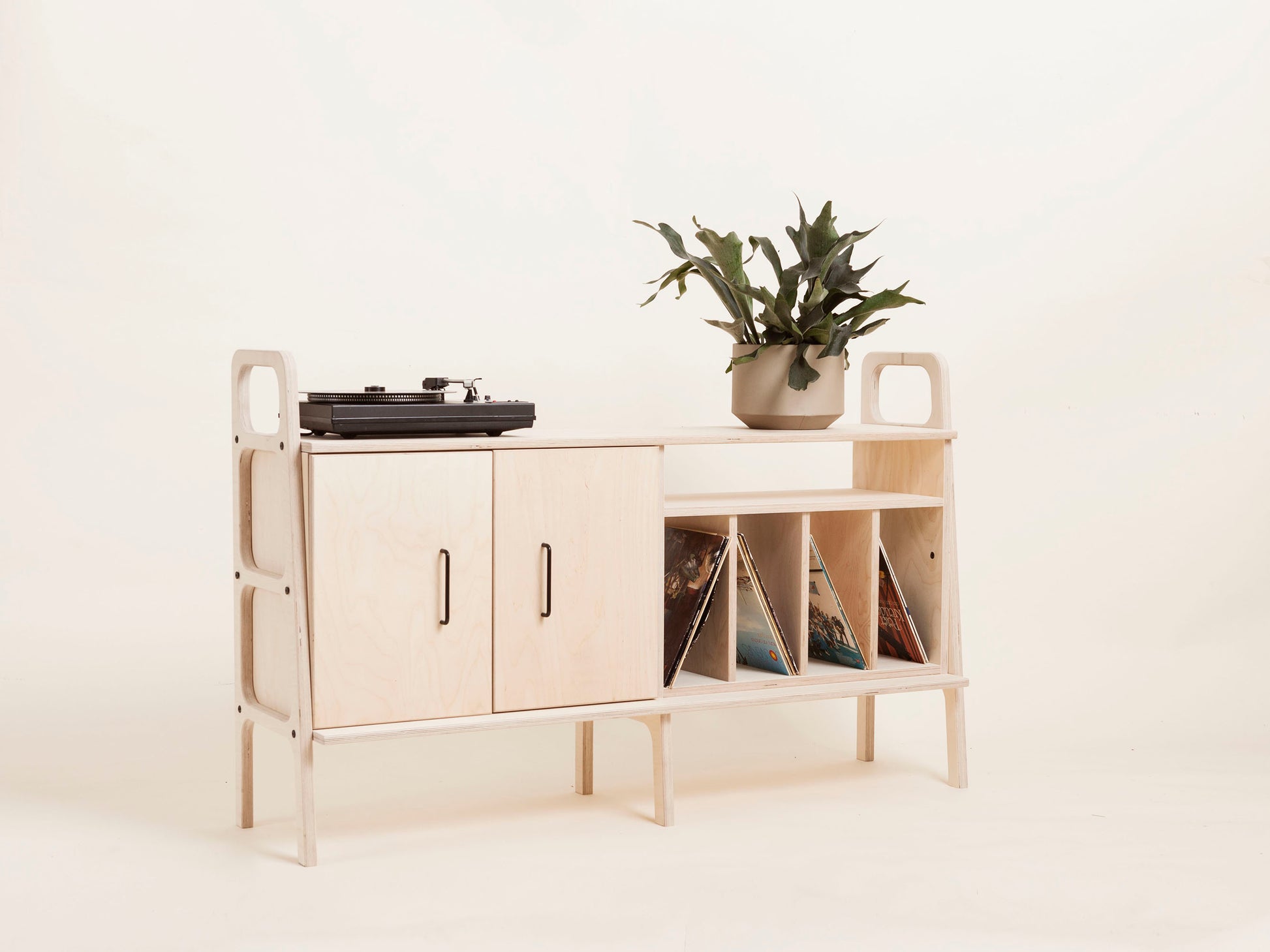 sideboard-mid-century-modern-in-light-colors