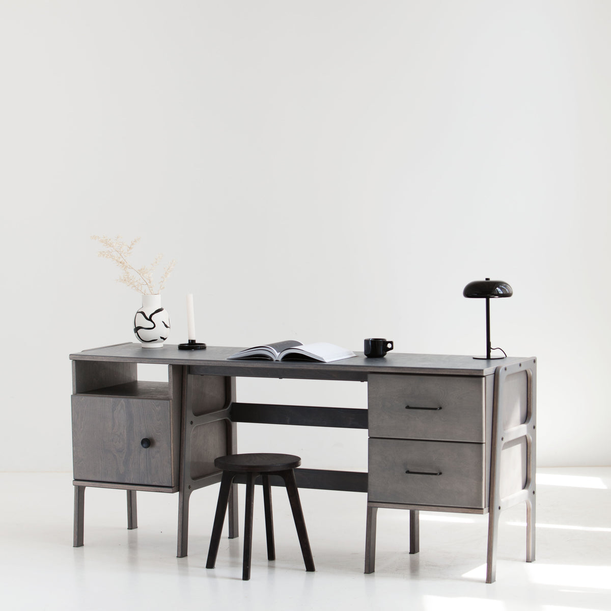Desk 49 W180 with drawers and cabinet open