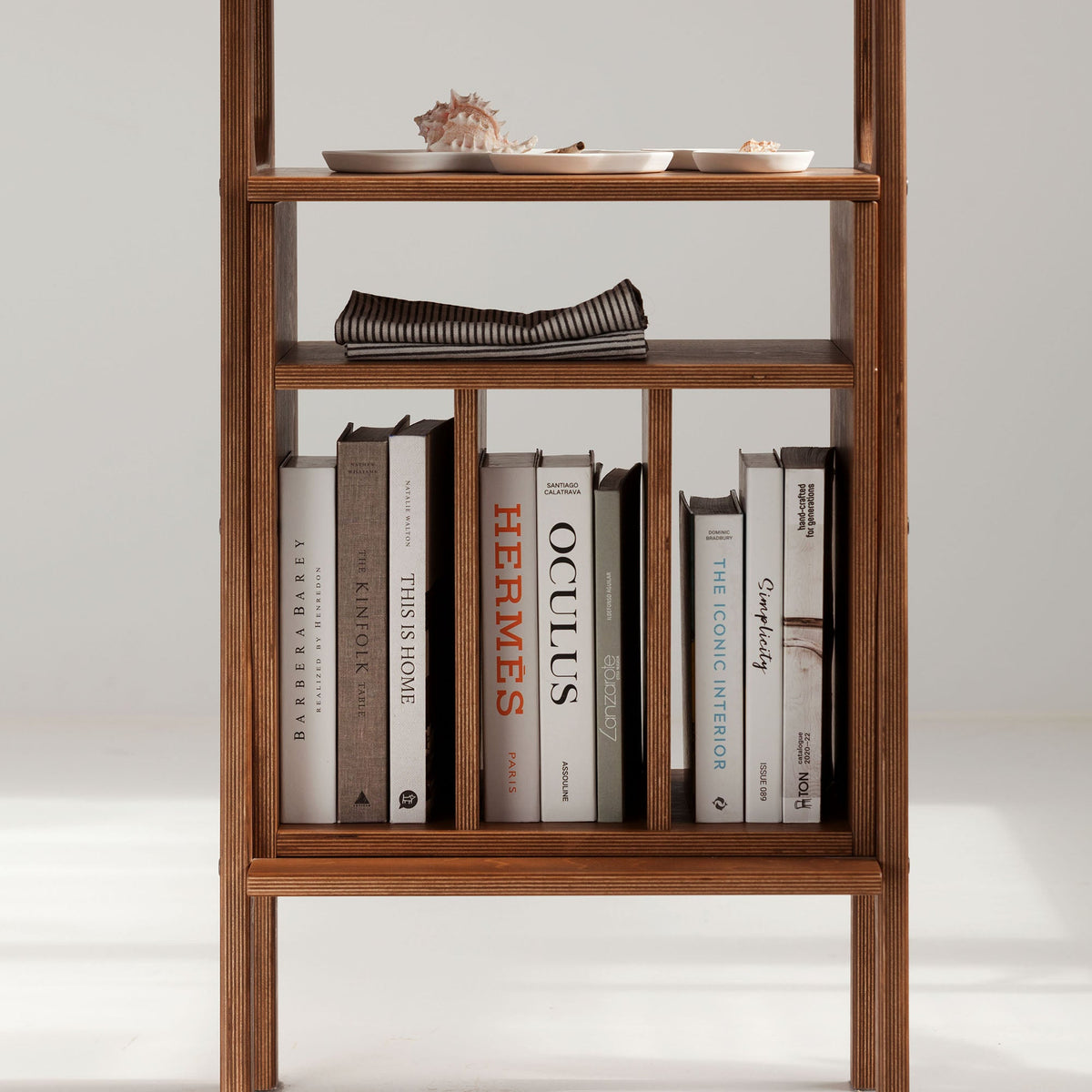 vinyl-record-payler-stand-in-minimalist-style