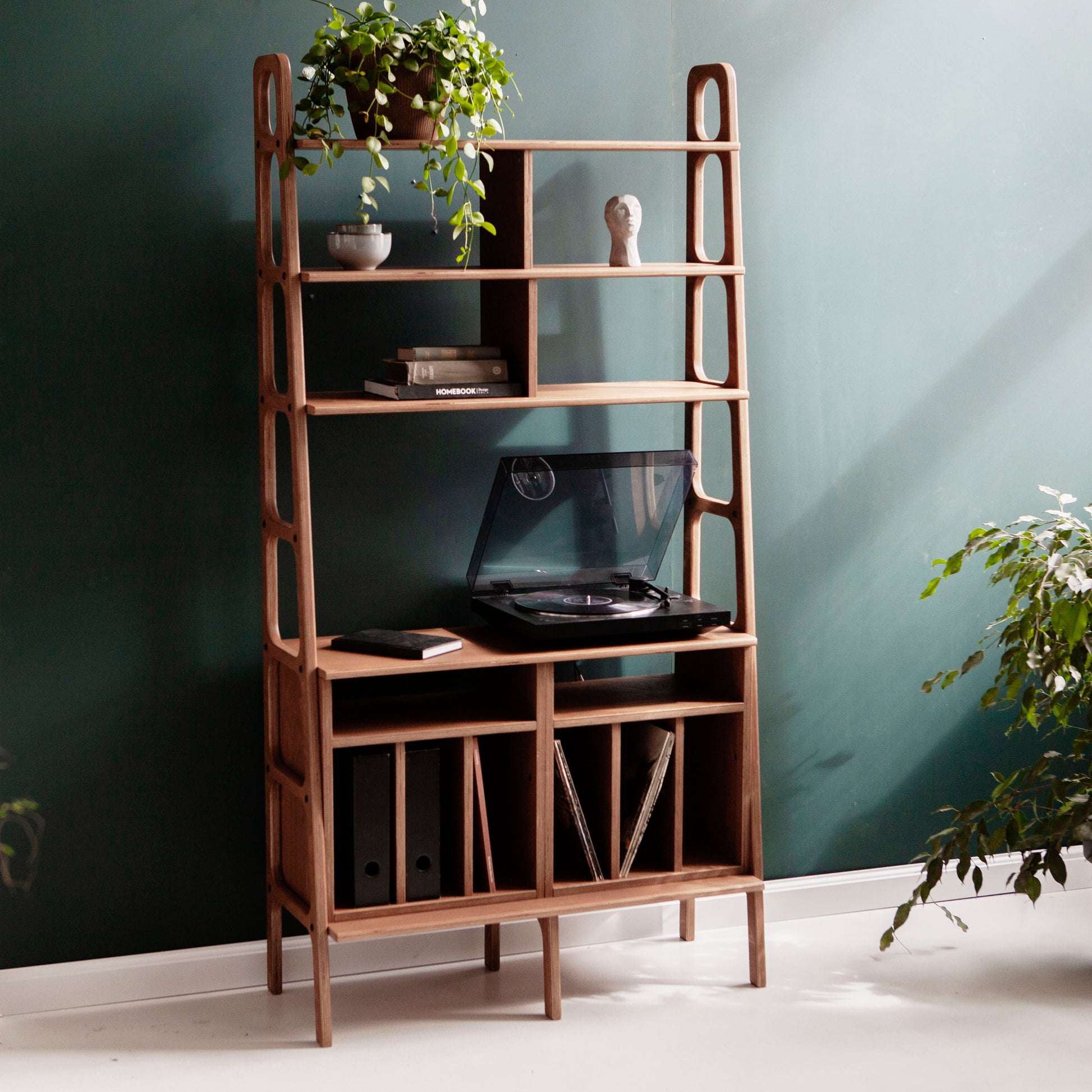 plattenspieler aufbewahrung Mid-Century-Bücherregal Maxi: Plattenspieler mit Vinyl-Aufbewahrung